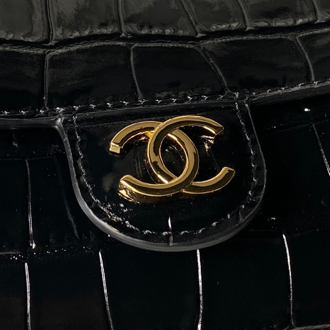 CHANEL 26S BARREL CLUTCH WITH CHAIN 23 IN BLACK CROCODILE-EMBOSSED CALFSKIN GOLD HARDWARE
