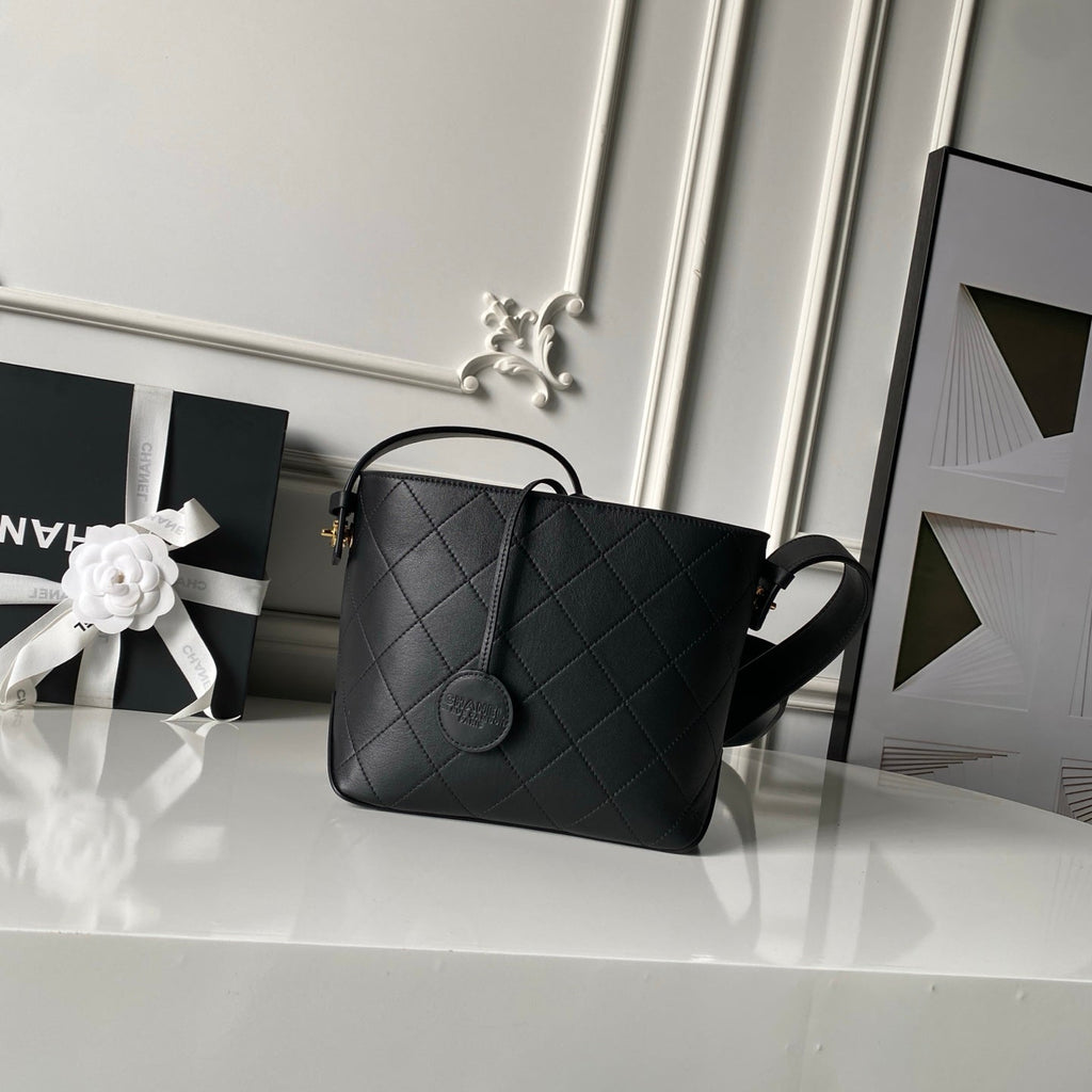 CHANEL 26S BUCKET SHOULDER BAG 27 IN BLACK LAMBSKIN GOLD HARDWARE