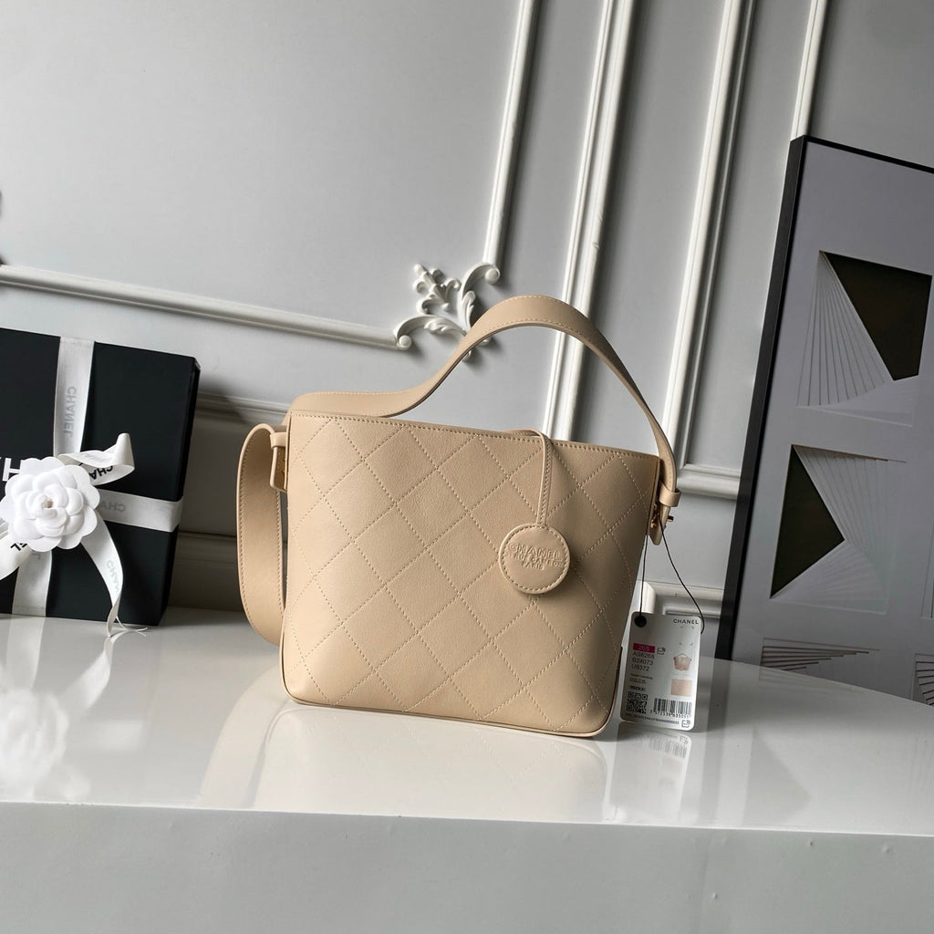 CHANEL 26S BUCKET SHOULDER BAG 27 IN BEIGE LAMBSKIN GOLD HARDWARE