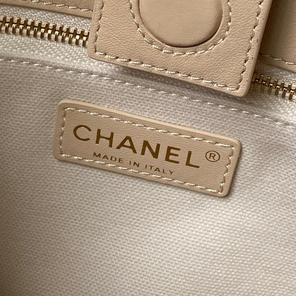 CHANEL 26S BUCKET SHOULDER BAG 27 IN BEIGE LAMBSKIN GOLD HARDWARE