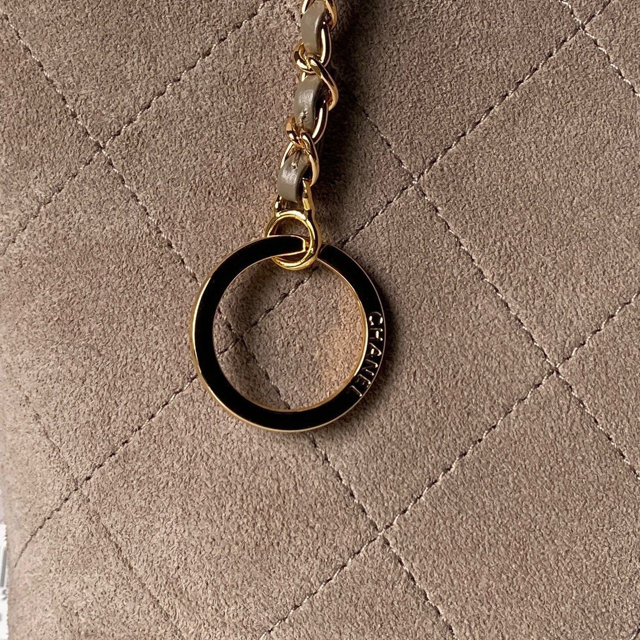 CHANEL 26S BUCKET SHOULDER BAG 27 IN TAUPE BROWN SUEDE AND CALFSKIN GOLD HARDWARE