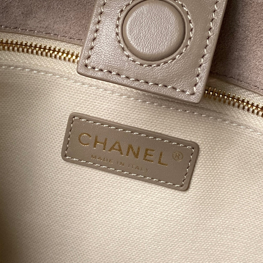 CHANEL 26S BUCKET SHOULDER BAG 27 IN TAUPE BROWN SUEDE AND CALFSKIN GOLD HARDWARE
