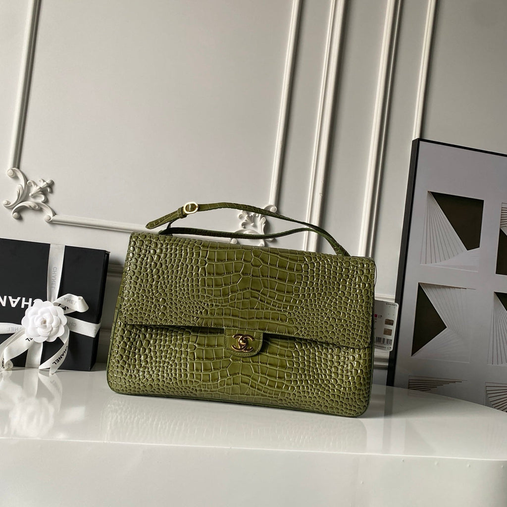 CHANEL 26S CC LOGO SHOULDER BAG 39 IN OLIVE GREEN CROCODILE-EMBOSSED CALFSKIN GOLD HARDWARE
