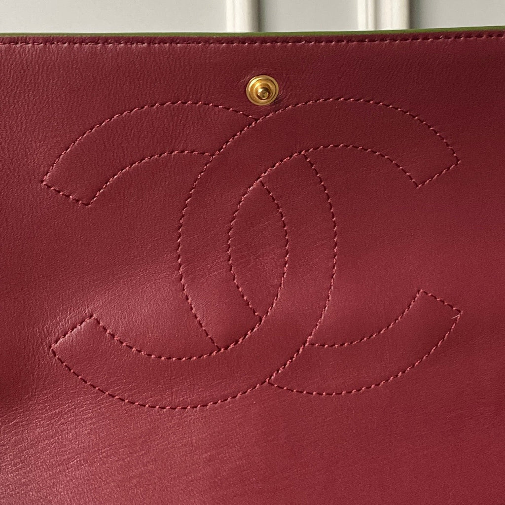 CHANEL 26S CC LOGO SHOULDER BAG 39 IN OLIVE GREEN CROCODILE-EMBOSSED CALFSKIN GOLD HARDWARE