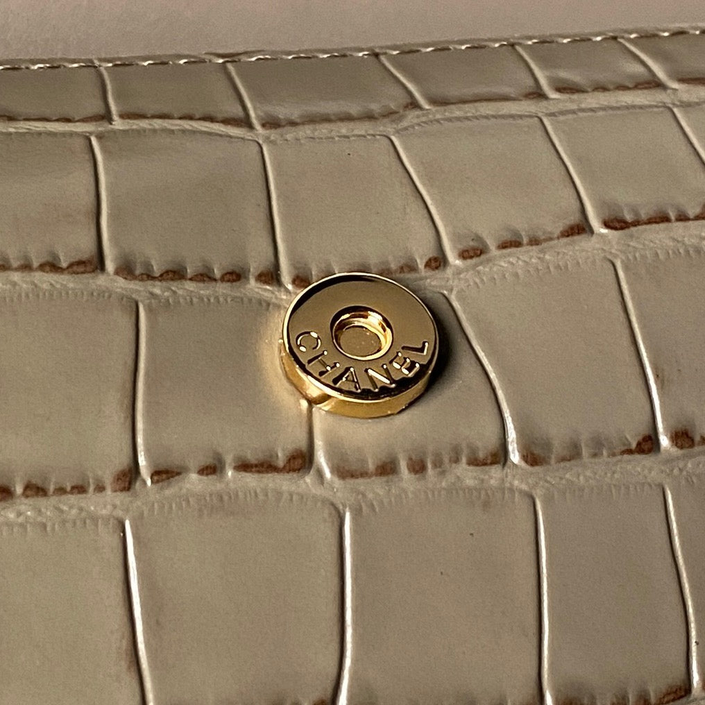 CHANEL 26S BARREL CLUTCH WITH CHAIN 23 IN KHAKI BROWN CROCODILE-EMBOSSED CALFSKIN GOLD HARDWARE