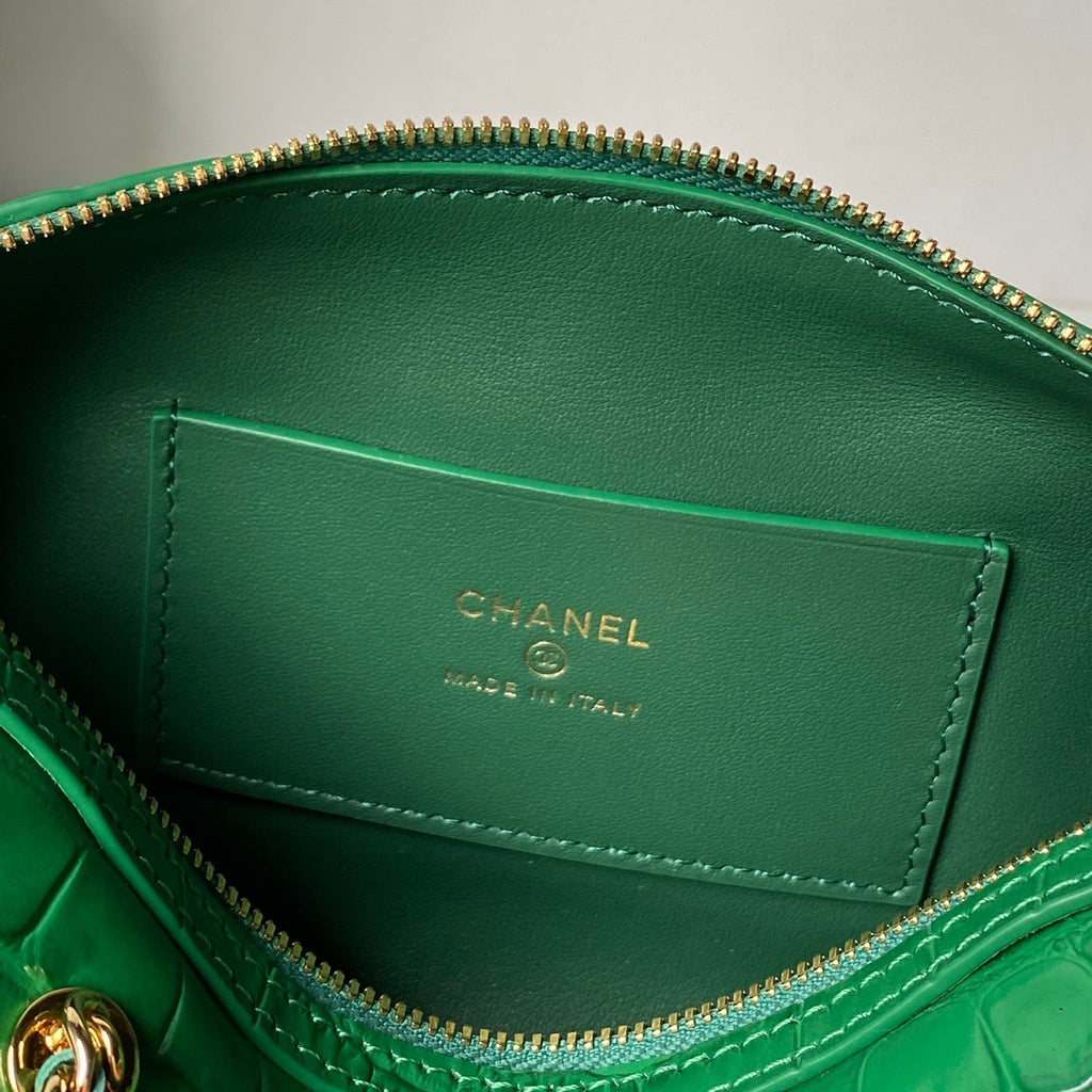 CHANEL 26S MINI TIMELESS CLASSIC BARREL BAG 19 IN GREEN CROCODILE-EMBOSSED PATENT CALFSKIN GOLD HARDWARE