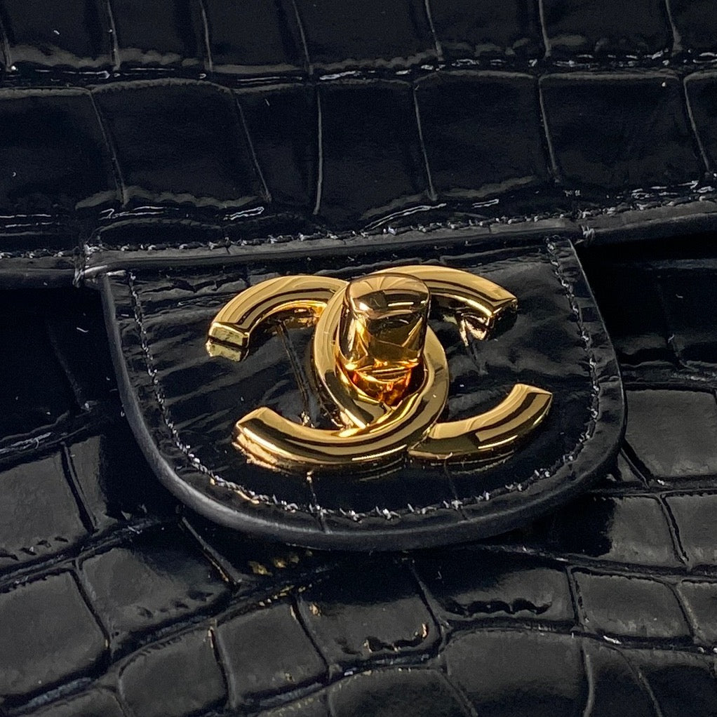 CHANEL 26S CC LOGO SHOULDER BAG 32 IN BLACK CROCODILE-EMBOSSED CALFSKIN GOLD HARDWARE