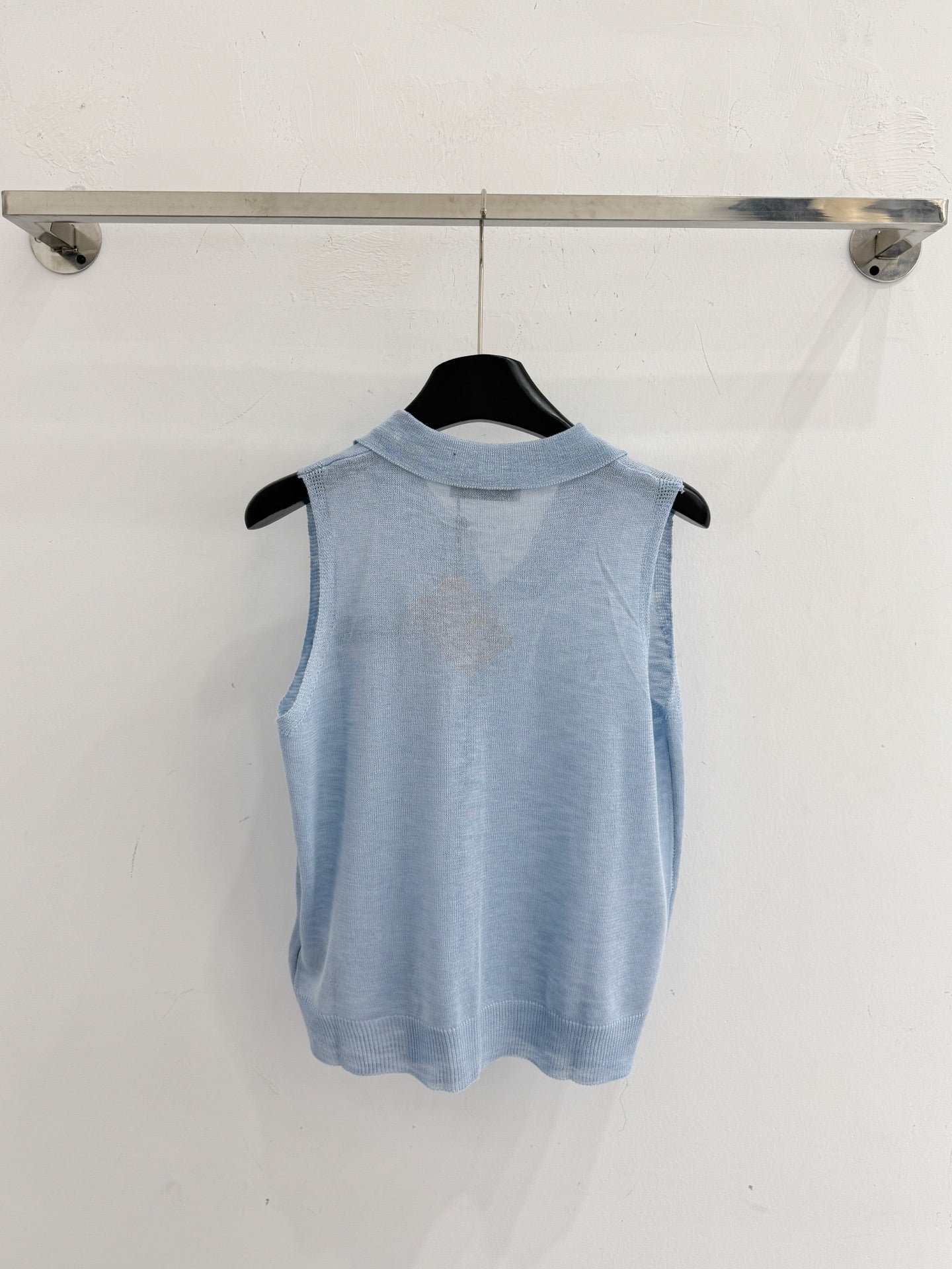 MIUMIU 26S SLEEVELESS KNIT POLO TOP STYLE 1069