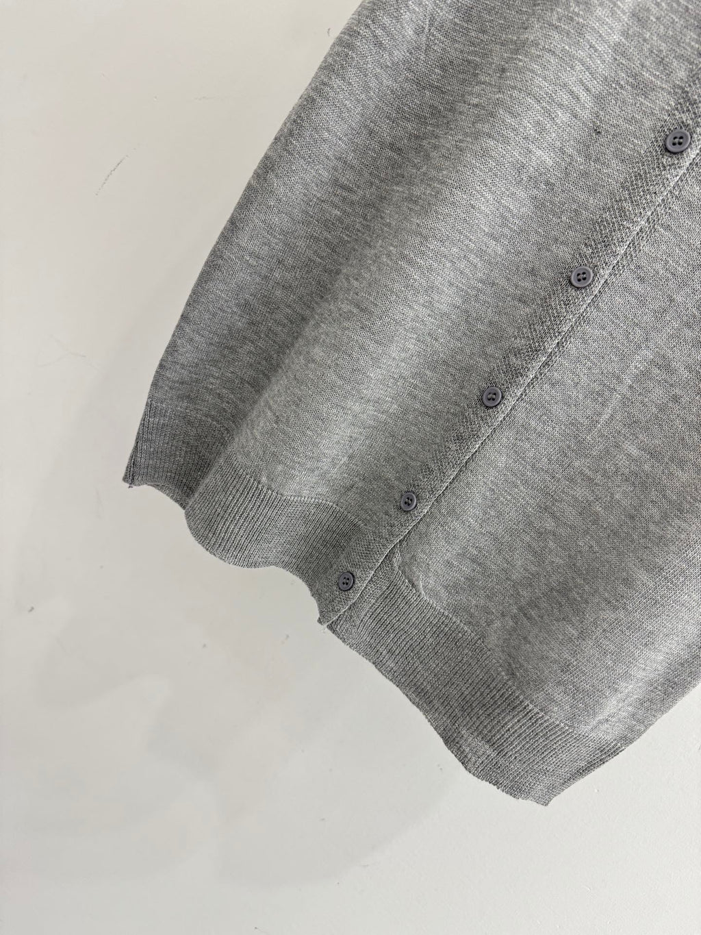 MIUMIU 26S SLEEVELESS KNIT POLO TOP STYLE 1070