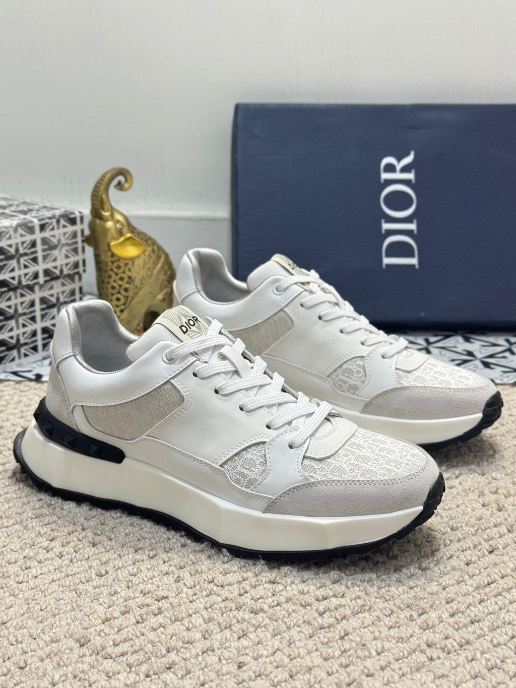 CD B25 SNEAKER WHITE AND BEIGE CALFSKIN