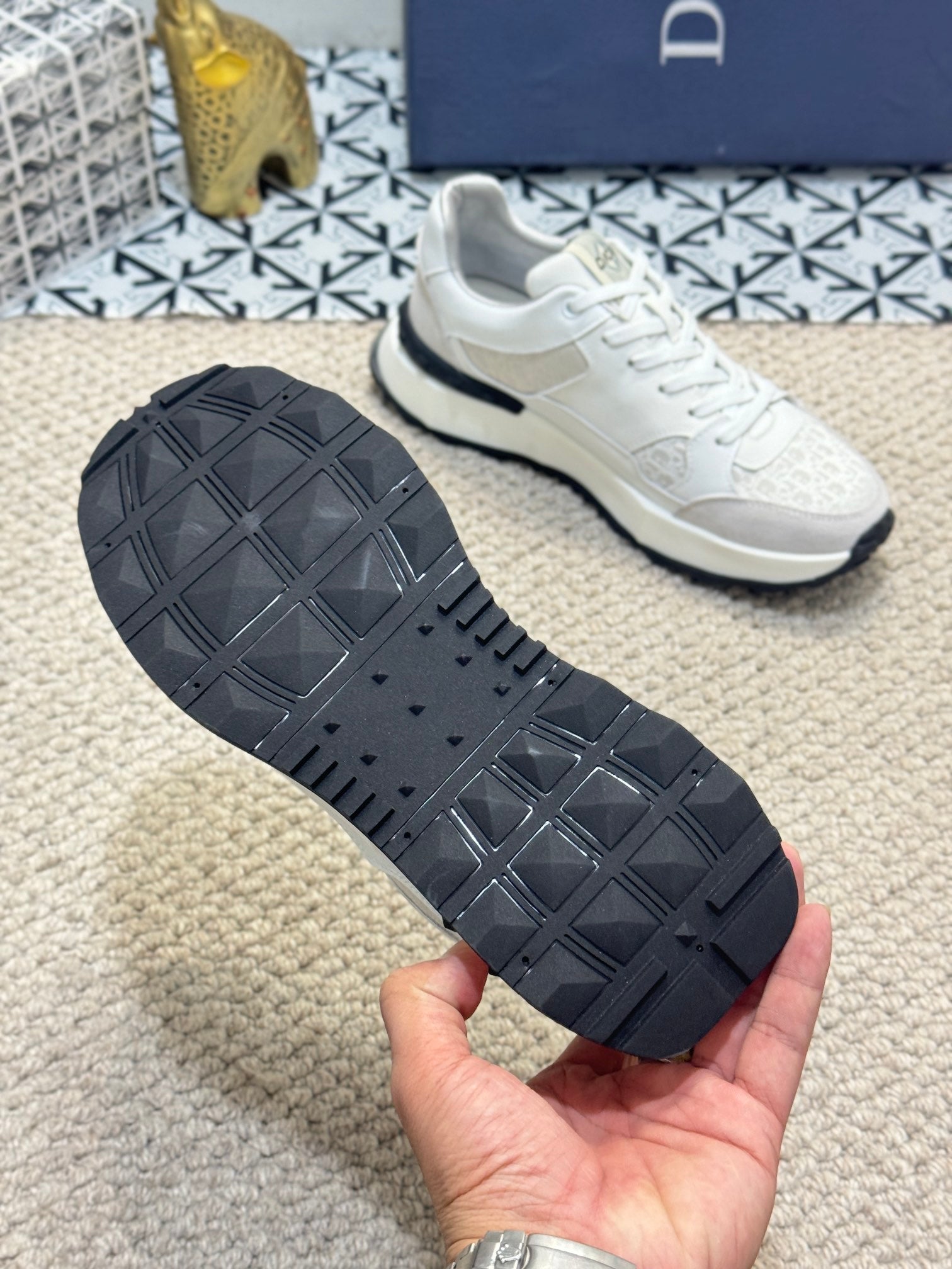 CD B25 SNEAKER WHITE AND BEIGE CALFSKIN