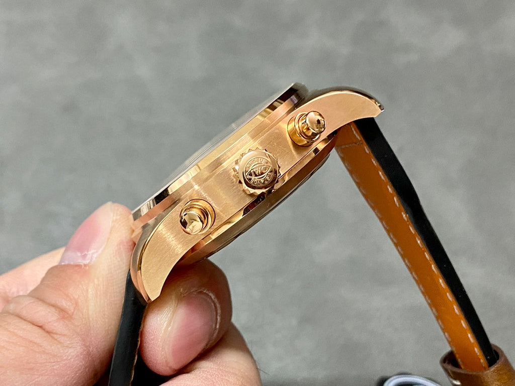 PILOT’S WATCH EDITION 43 MM ROSE GOLD CASE WITH CIDER BROWN LEATHER STRAP