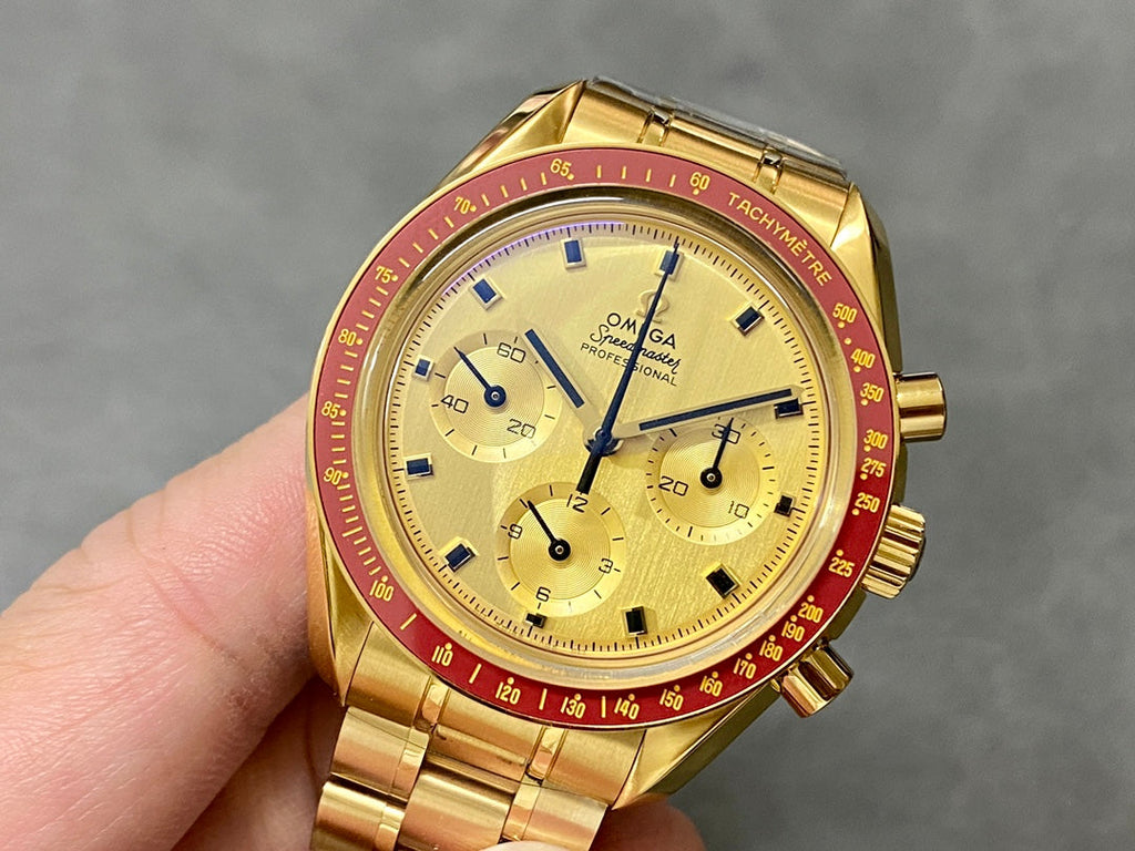 A SPEEDMASTER IN GOLD FOR APOLLO 11