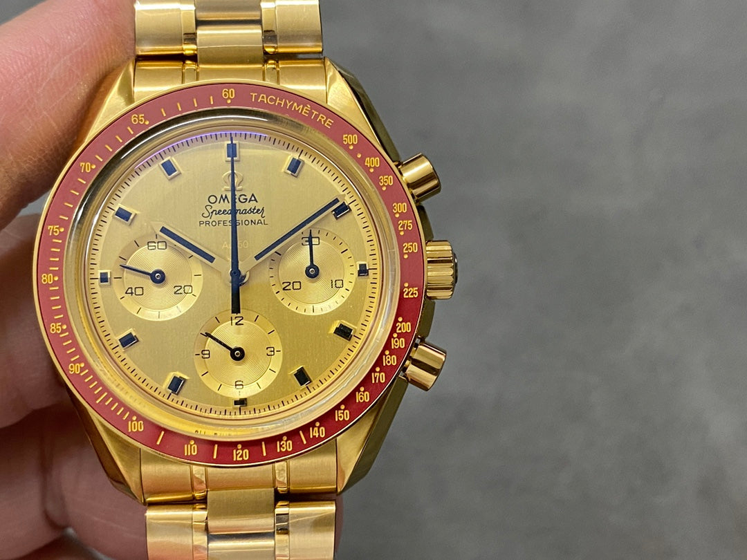 A SPEEDMASTER IN GOLD FOR APOLLO 11