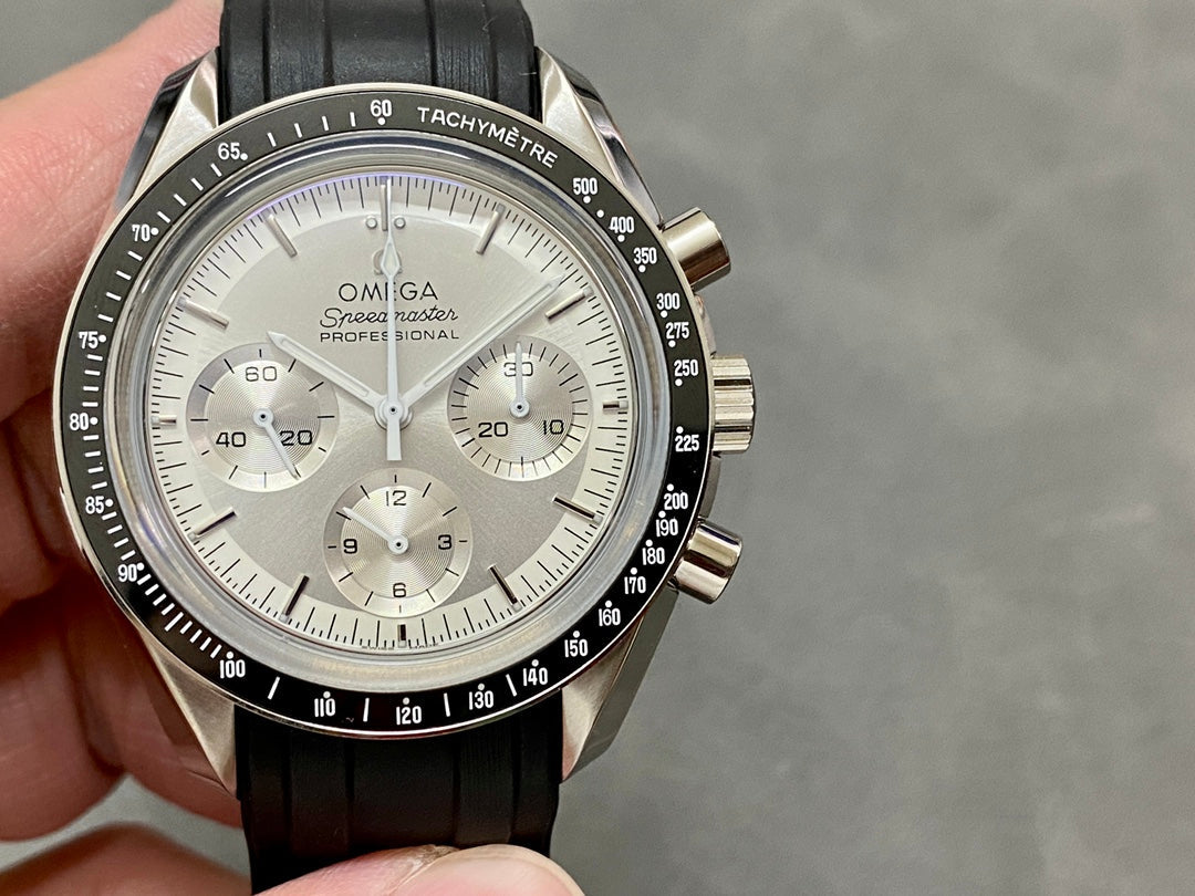SPEEDMASTER MOONPHASE SILVER CASE AND BLACK LEATHER STRAP