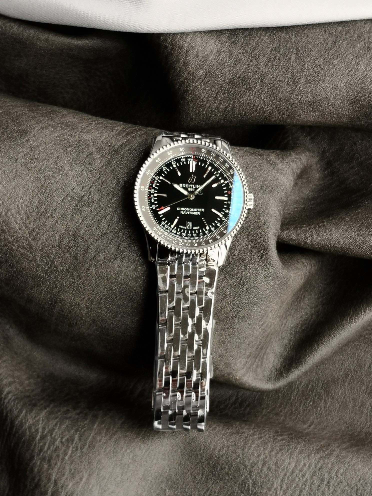NAVITIMER AUTOMATIC 41 STEEL BEZEL BLACK AND GRAY DIAL
