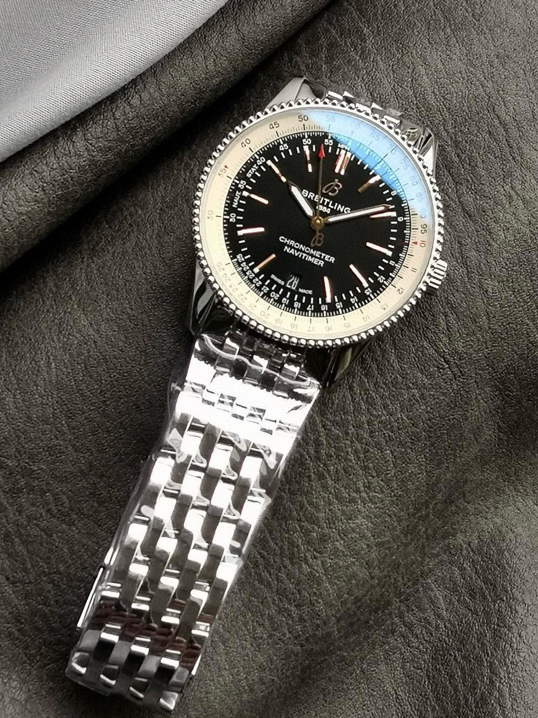 NAVITIMER AUTOMATIC 41 STEEL BEZEL BLACK AND WHITE DIAL