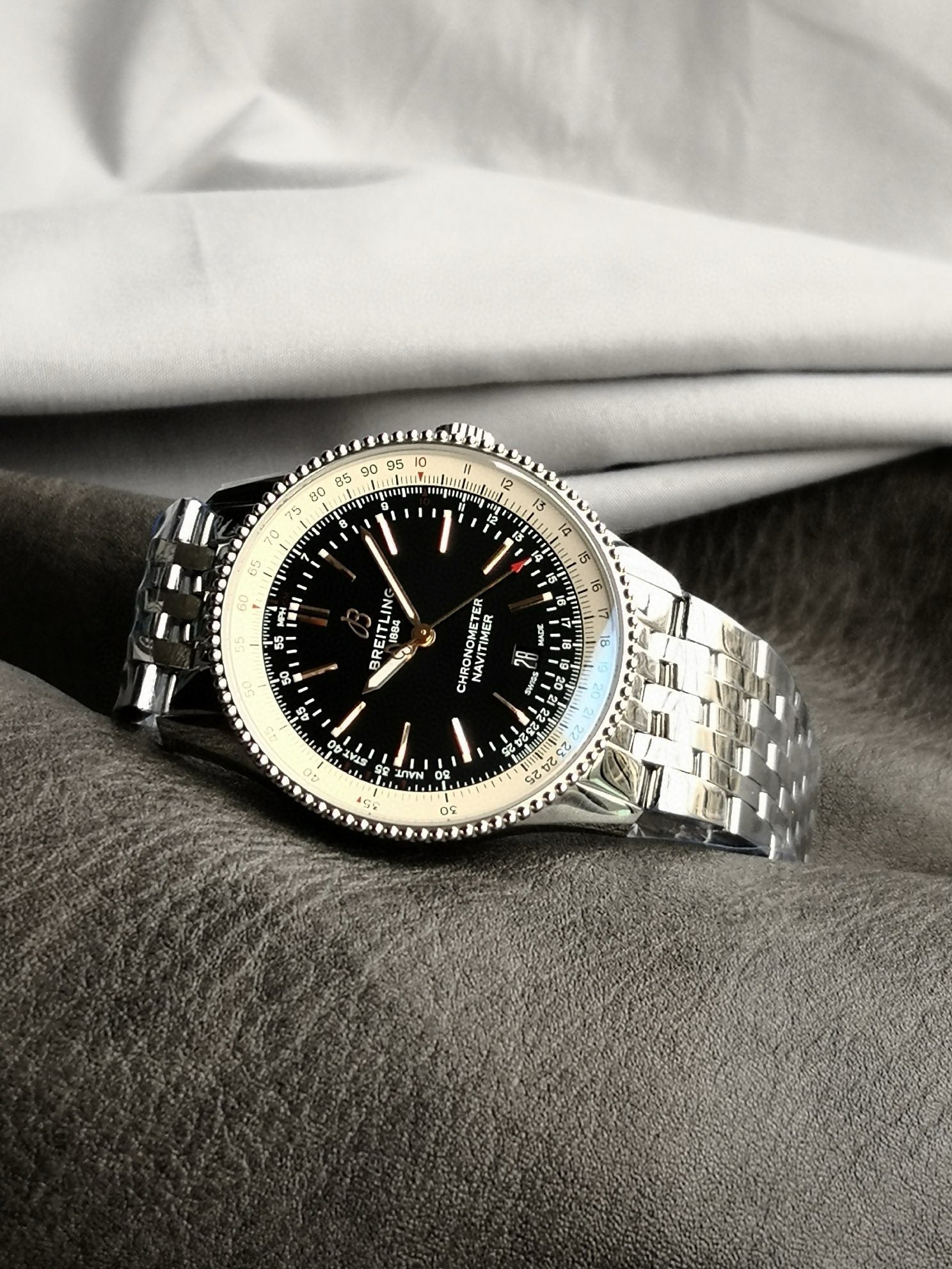 NAVITIMER AUTOMATIC 41 STEEL BEZEL BLACK AND WHITE DIAL
