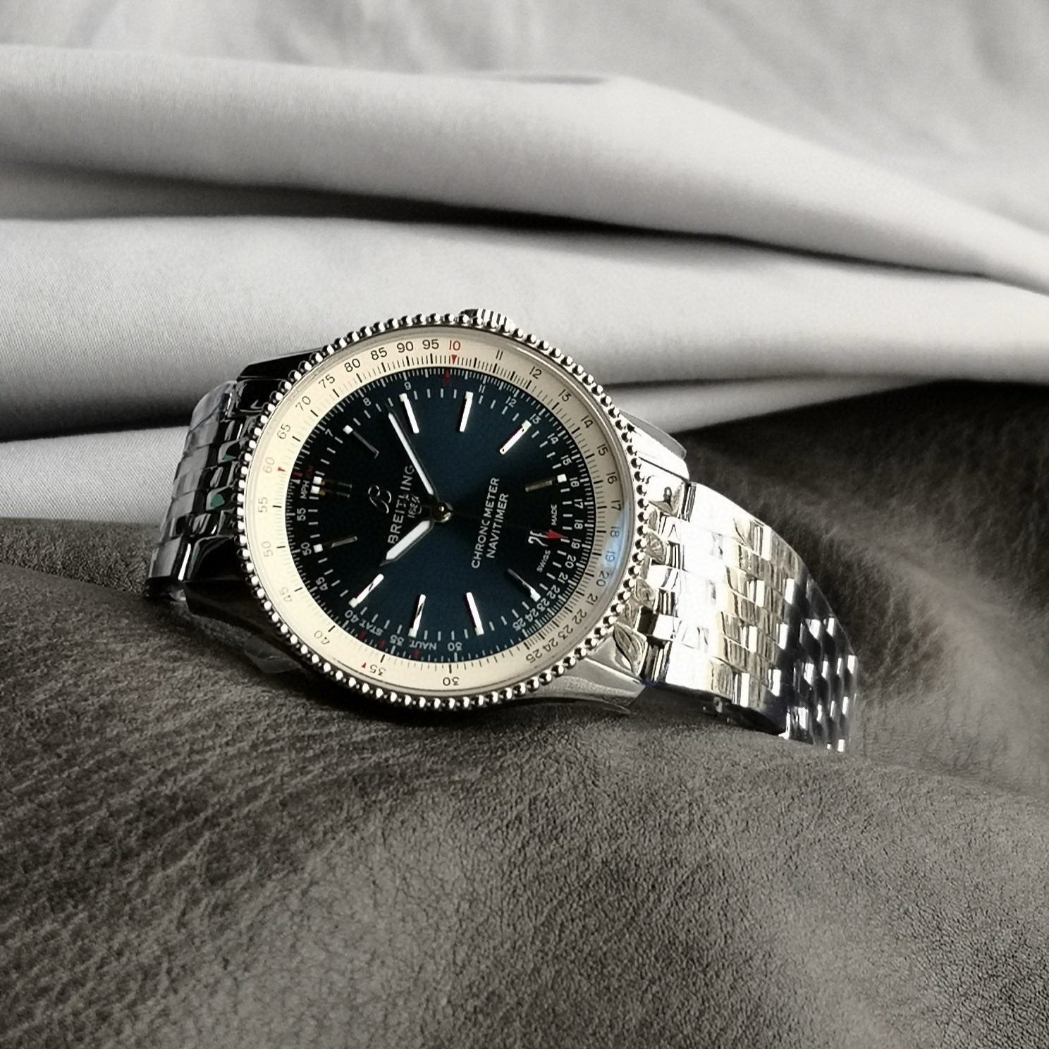 NAVITIMER AUTOMATIC 41 STEEL BEZEL MIDNIGHT BLUE AND WHITE DIAL