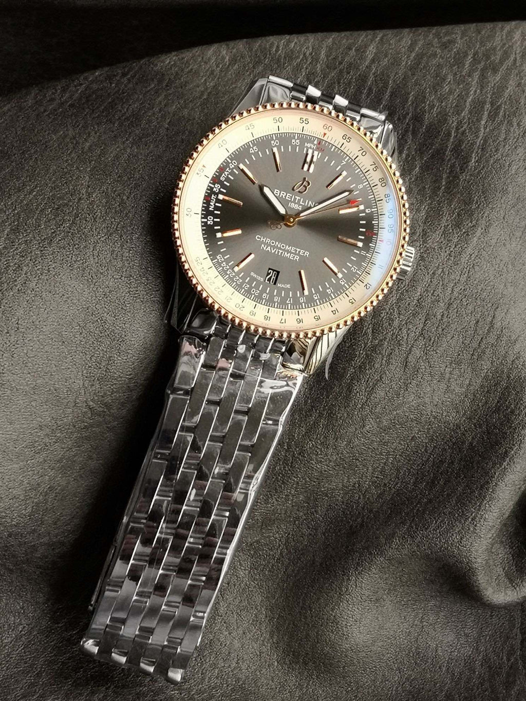 NAVITIMER AUTOMATIC 41 RED GOLD BEZEL WHITE AND BLACK DIAL