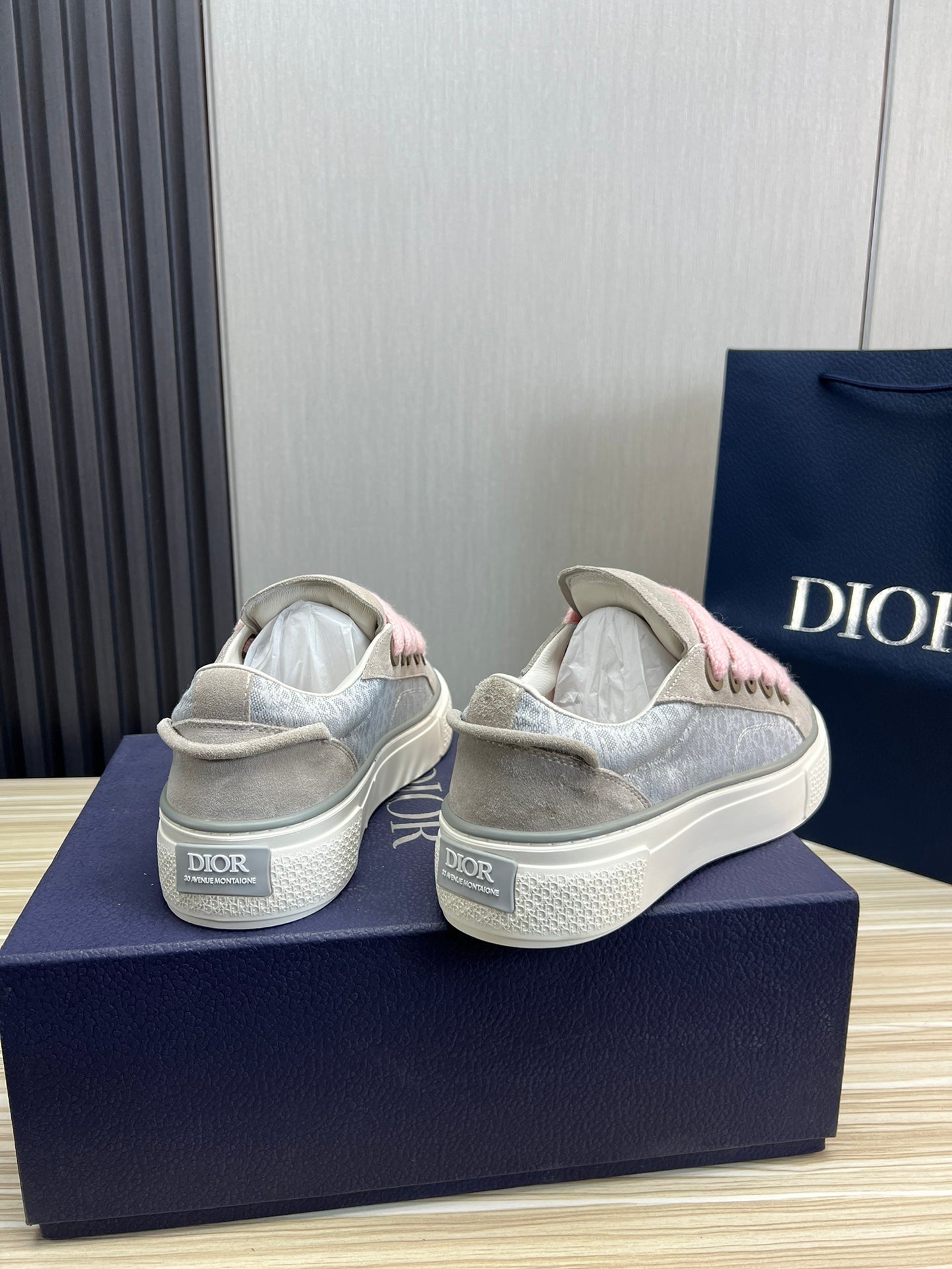 CD B33 SNEAKER GRAY SUEDE AND FABRIC