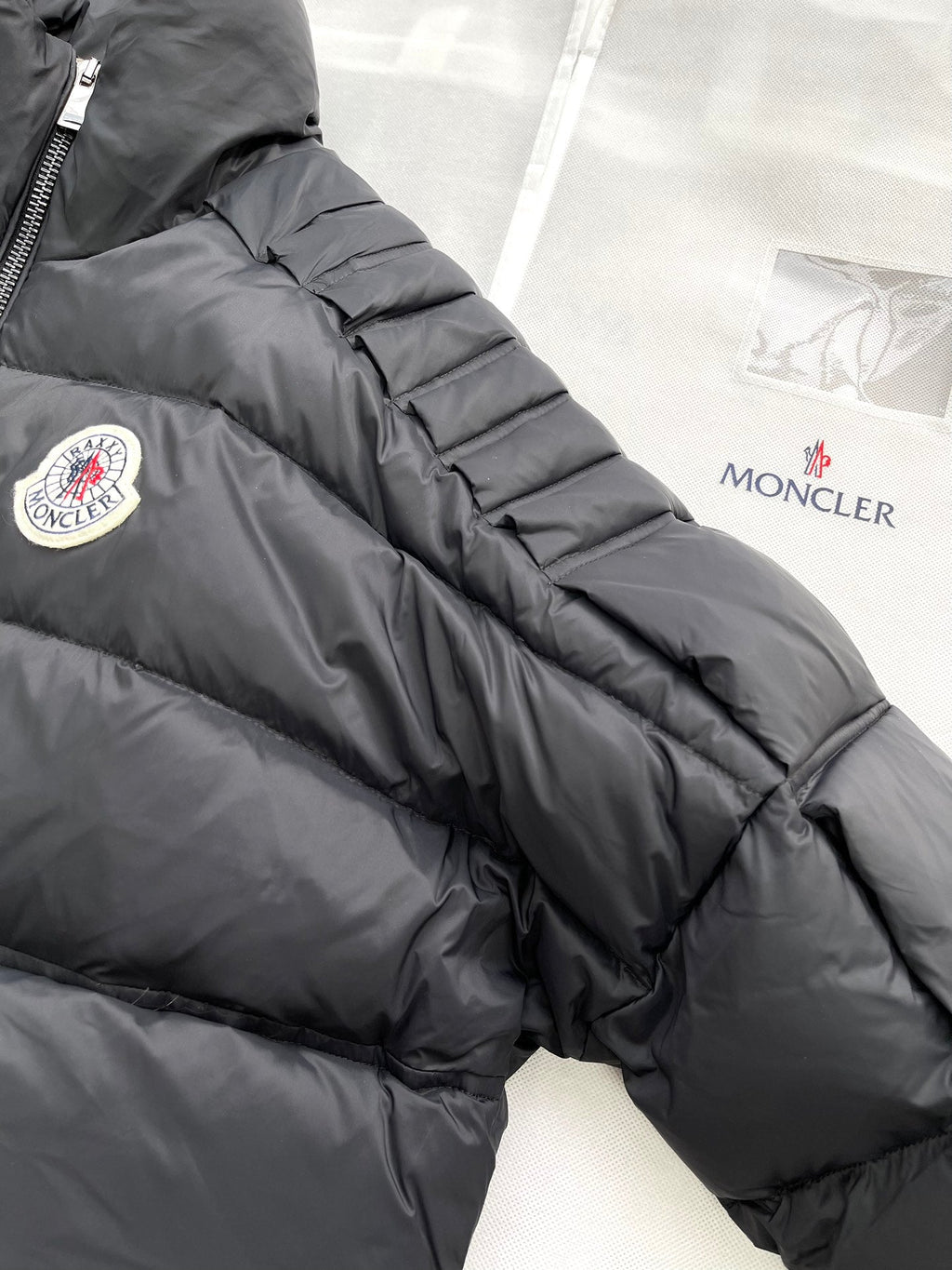 MONCLER 25S STAND-COLLAR PUFFER JACKET 324