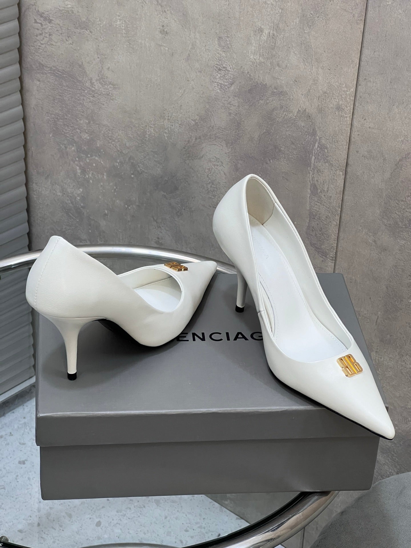 BALENCIAGA 25S HIGH-HEEL SHOES 85 MM IN WHITE COW LEATHER WITH GOLD HARDWARE