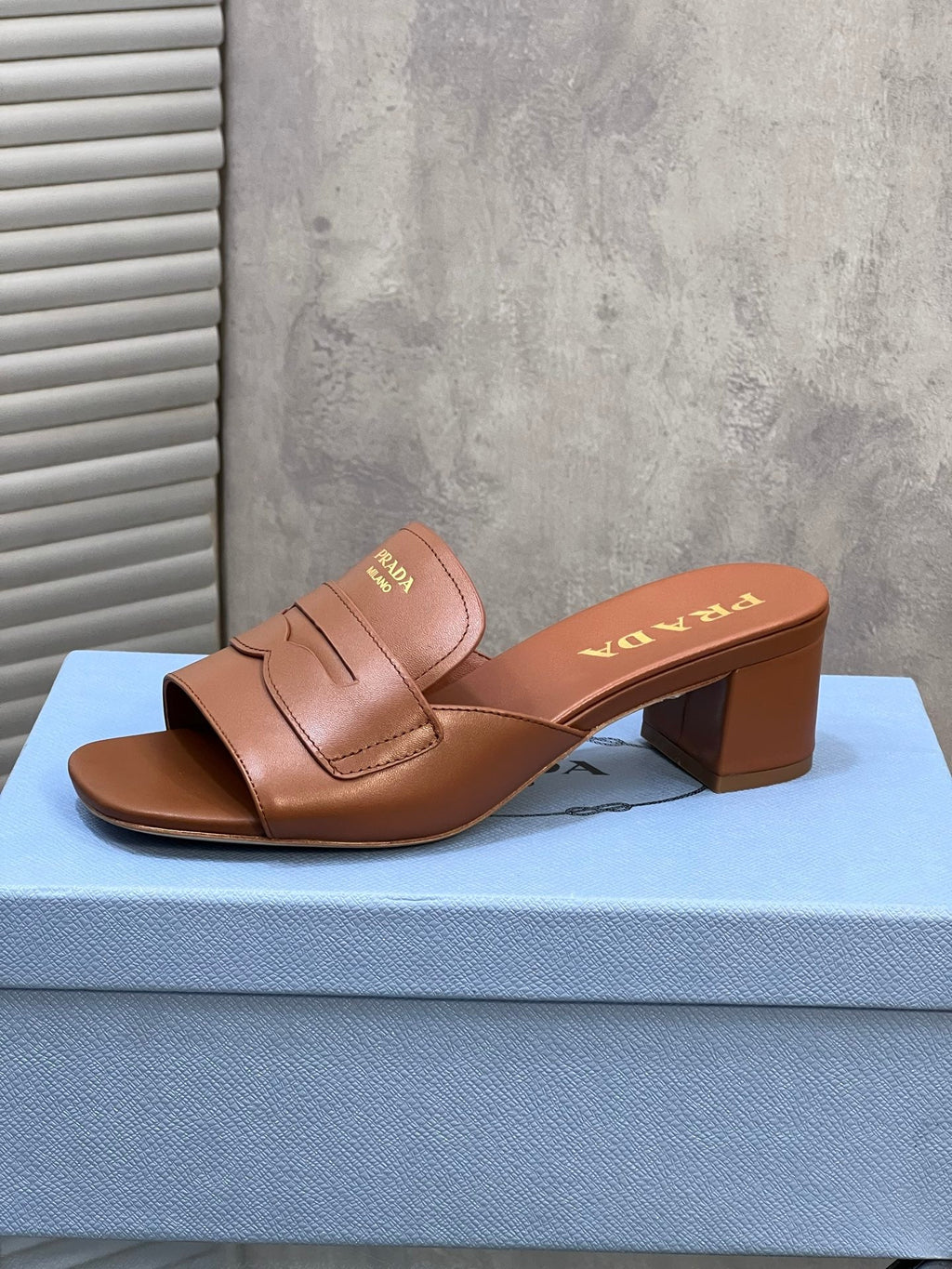 PRADA 26S BLOCK HEEL SLIDE SANDALS 60MM IN CARAMEL BROWN CALFSKIN WITH LOGO