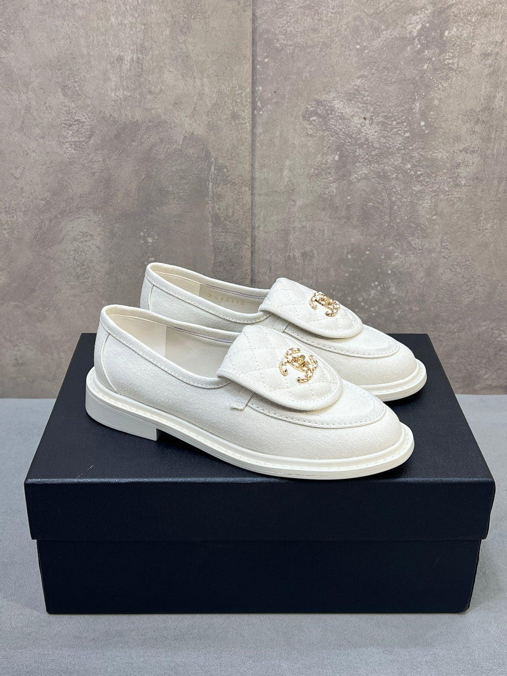 CHANEL 26S LOAFERS IN WHITE CANVAS WITH QUILTED FLAP & CHAIN CC LOGO