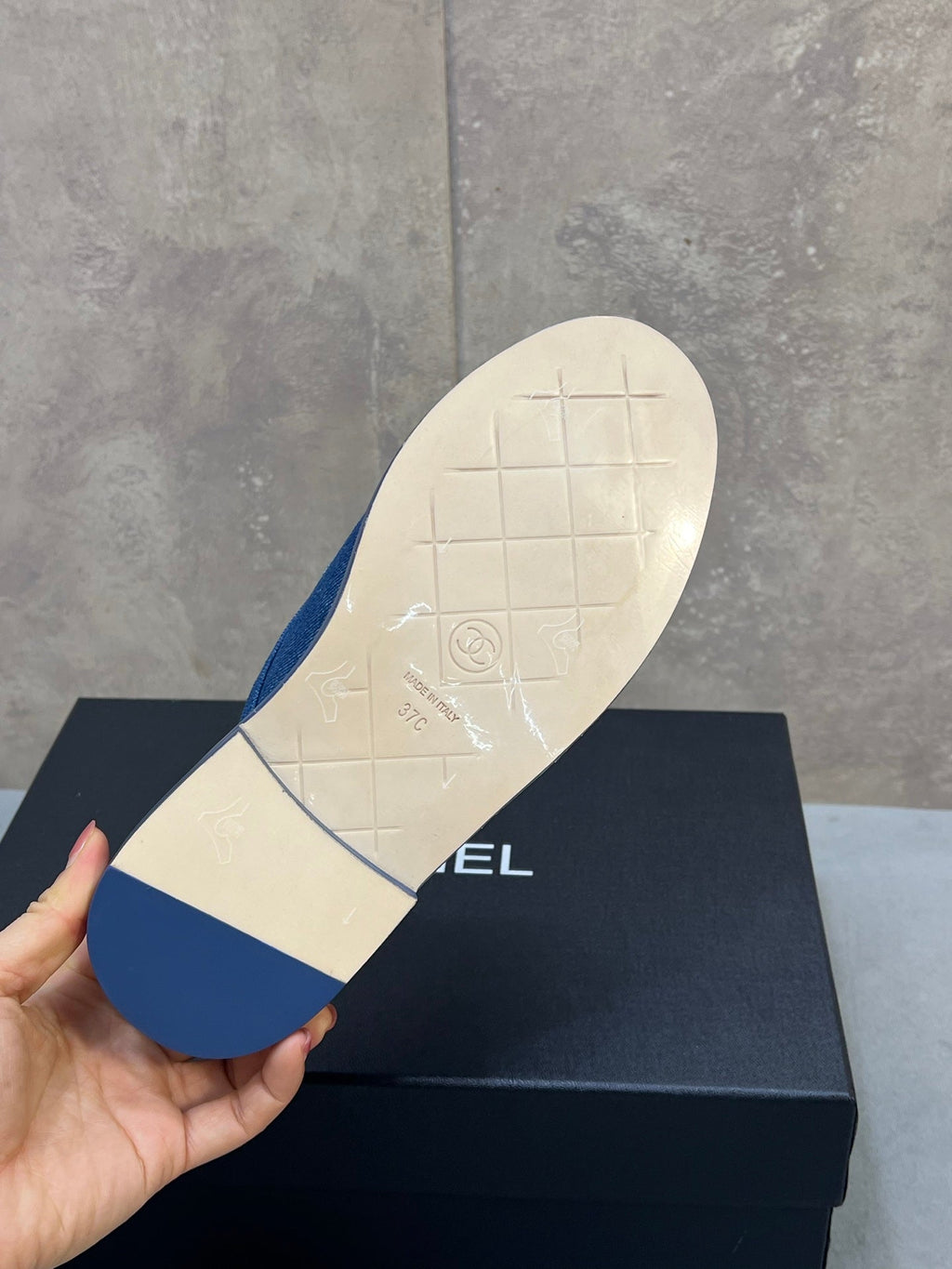 CHANEL 26S MULE LOAFERS IN BLUE DENIM WITH QUILTED FLAP & CHAIN CC LOGO
