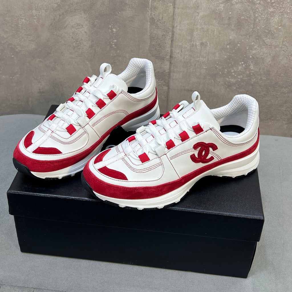 CHANEL 26S RUNNER CC LOGO SNEAKERS IN WHITE AND RED CALFSKIN