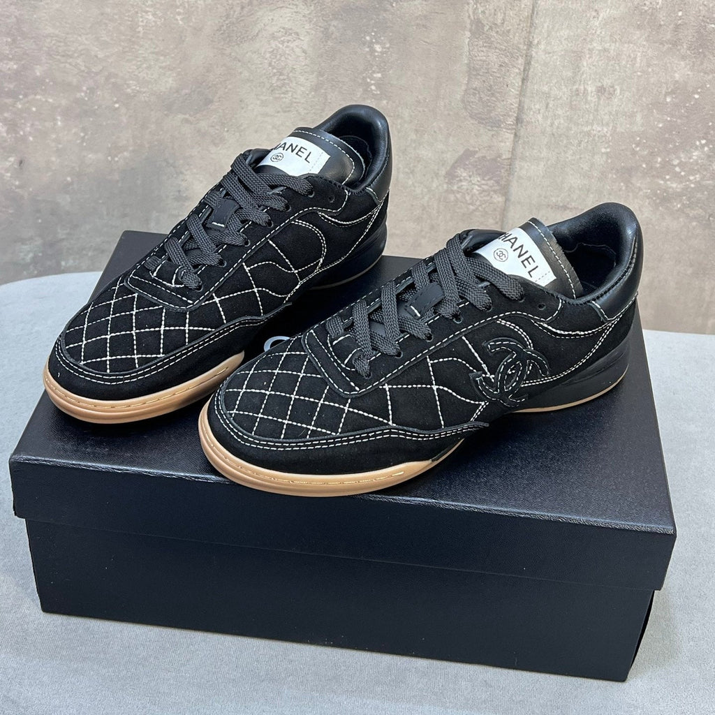 CHANEL 26S SNEAKERS IN BLACK SUEDE QUILTED CC LOGO