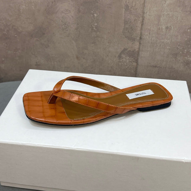 THE ROW 26S SQUARE TOE THONG SANDALS IN CARAMEL BROWN CROCODILE EMBOSSED CALFSKIN