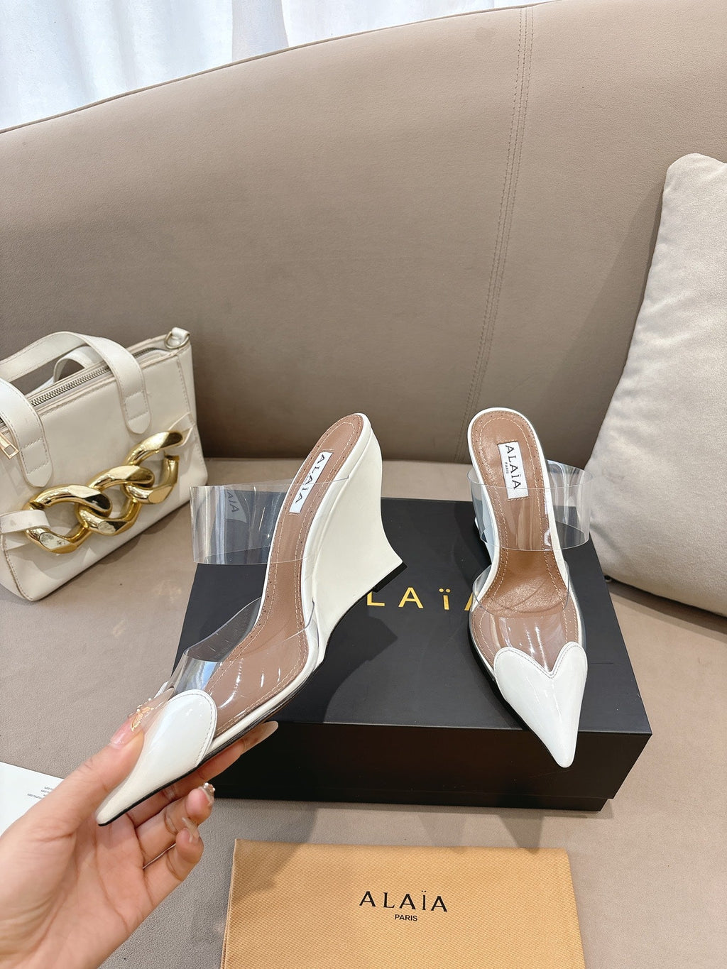 ALAIA 26S HIGH-HEEL WEDGE MULES 95 MM IN WHITE GLOSSY CALFSKIN