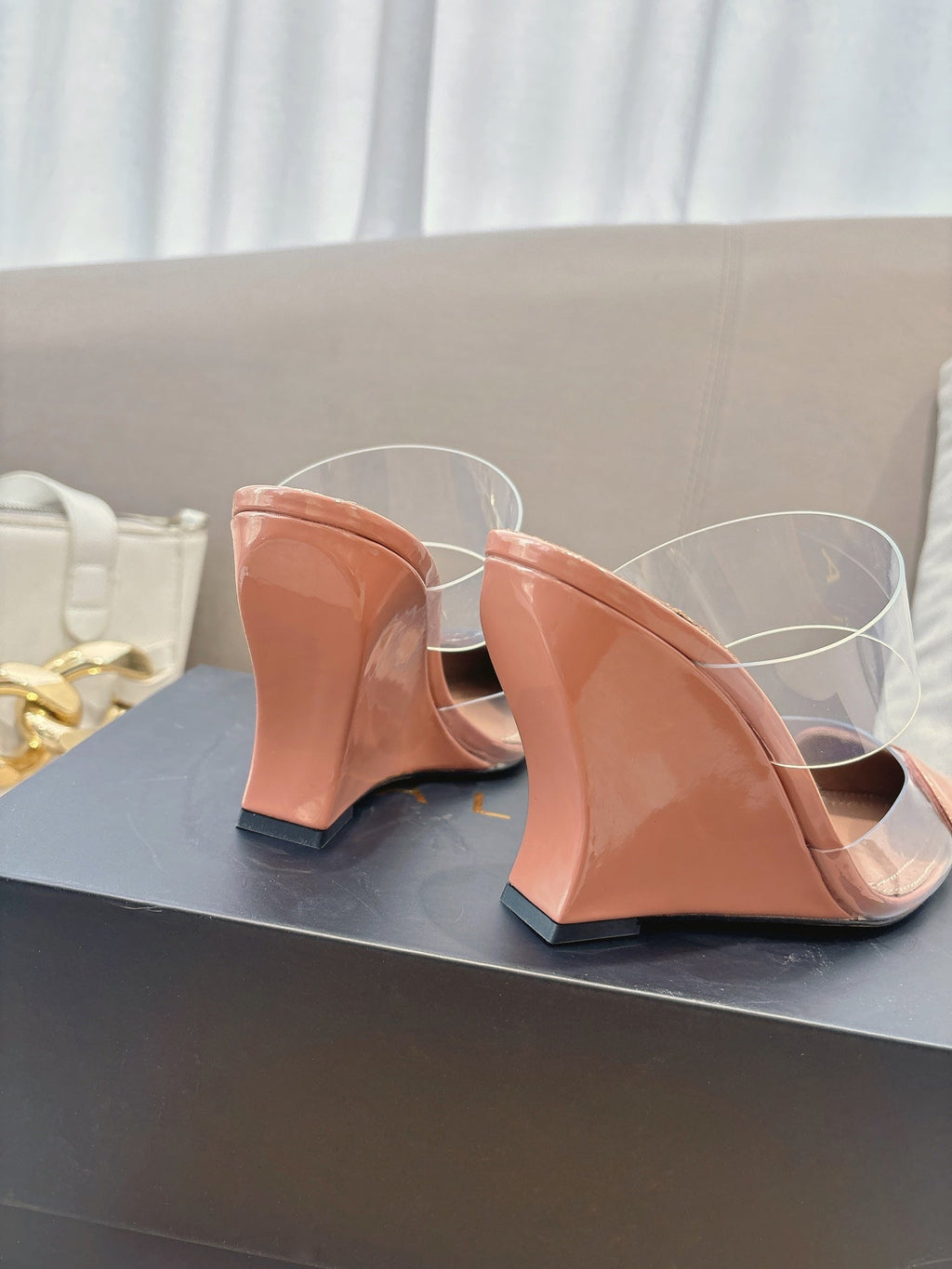 ALAIA 26S HIGH-HEEL WEDGE MULES 95 MM IN LIGHT BROWN GLOSSY CALFSKIN
