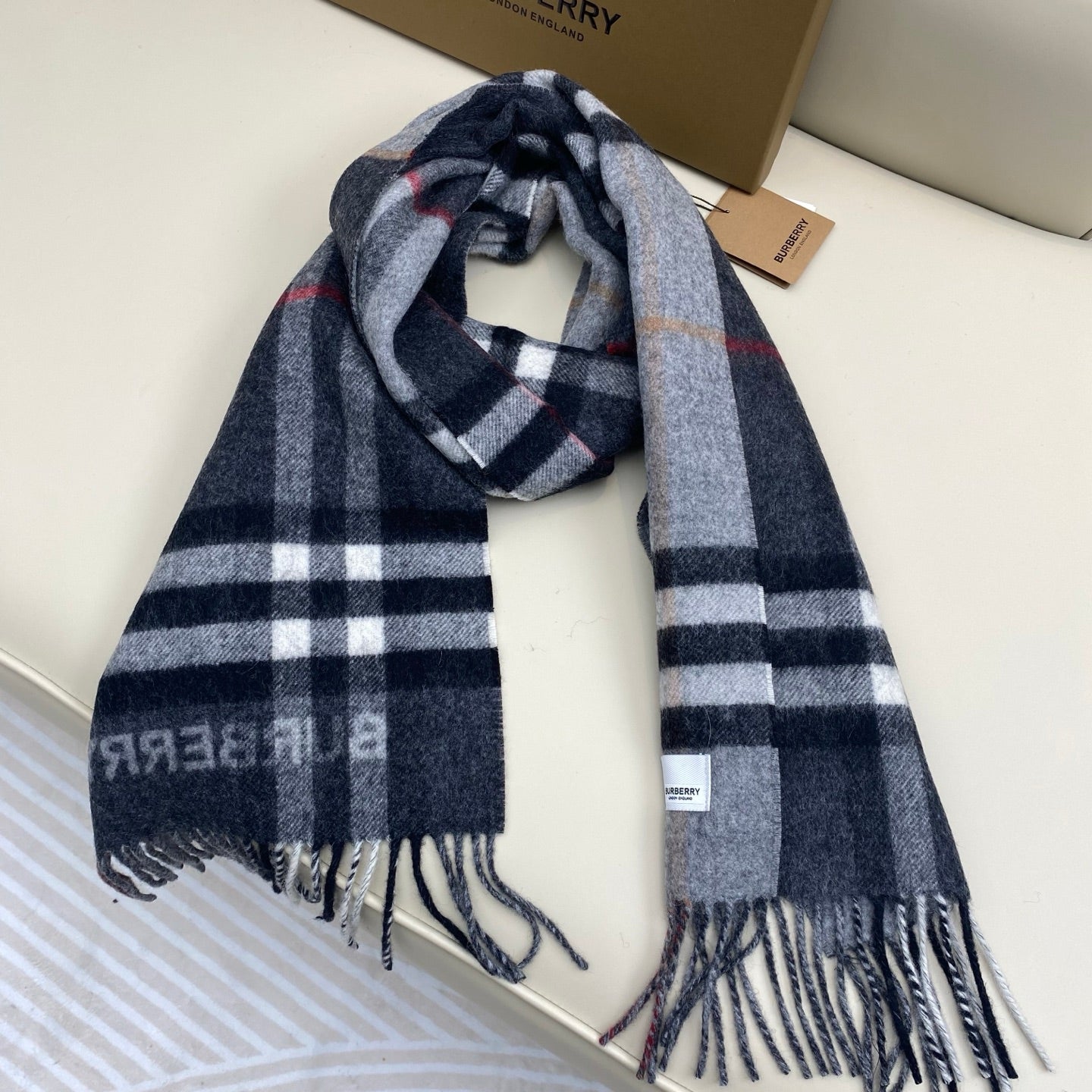 BURBERRY 25S SCARF 168 CM IN CASHMERE 935607