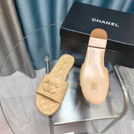 QUILTED SLIPPERS BEIGE CREAM SHEEPSKIN