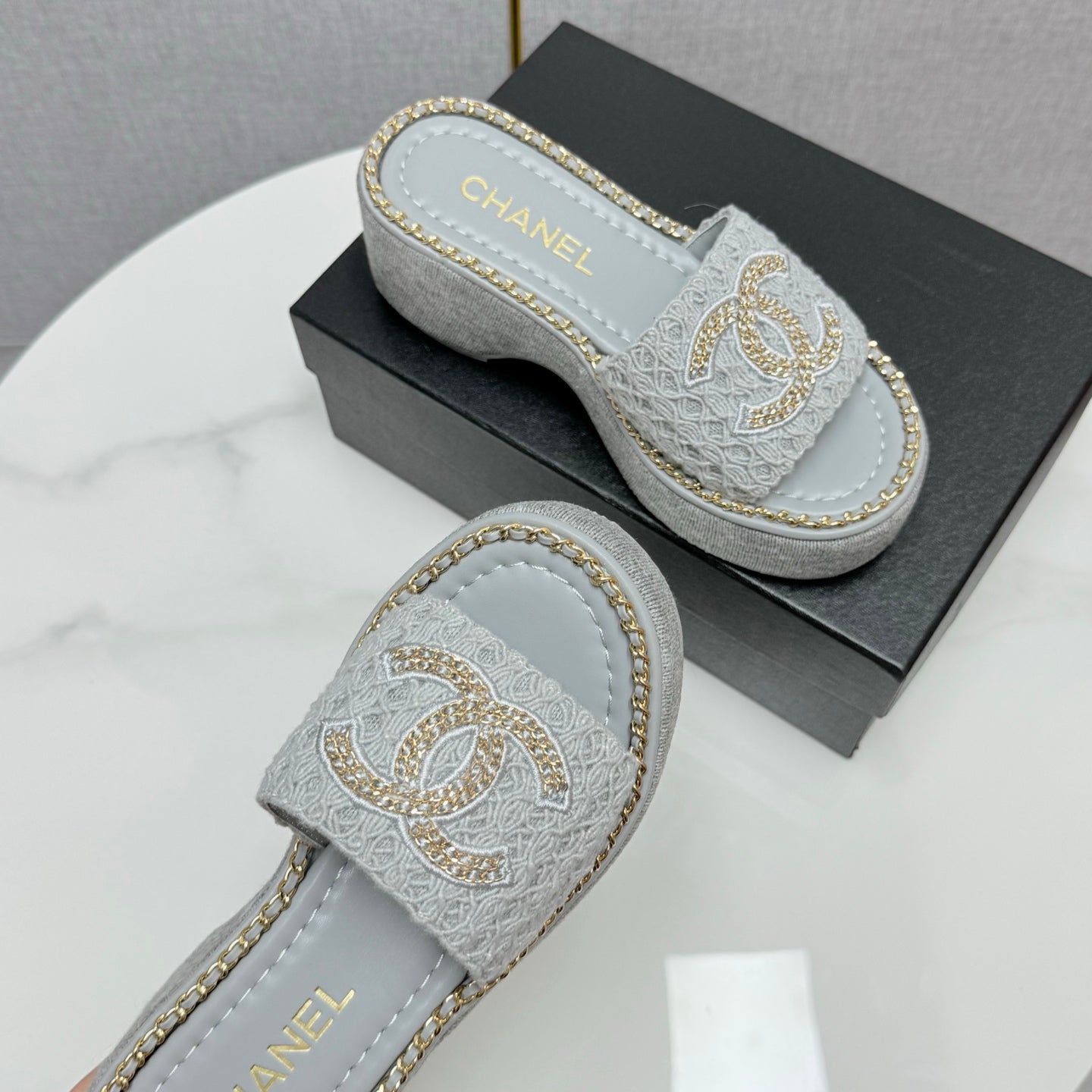 CC WEDGE SOLE SANDALS 25S IN DUSTY BLUE GREY FABRIC WITH LOGO