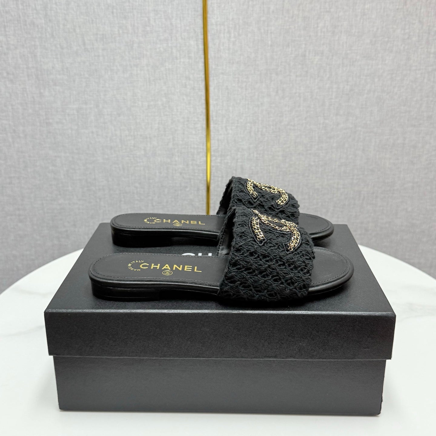 CC SLIDE SANDALS 25S IN BLACK FABRIC AND CALFSKIN WITH LOGO