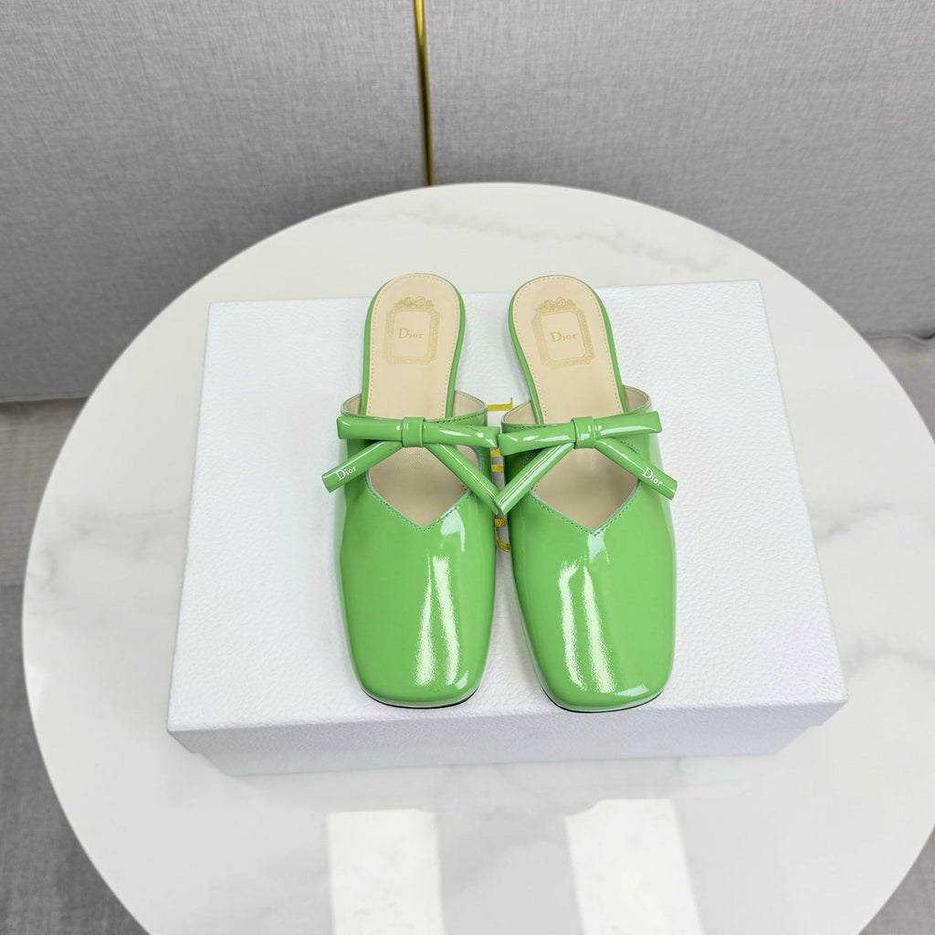 DIOR 26S PEARL-ACCENT BOW FLAT MULES IN FRESH GREEN GLOSSY CALFSKIN