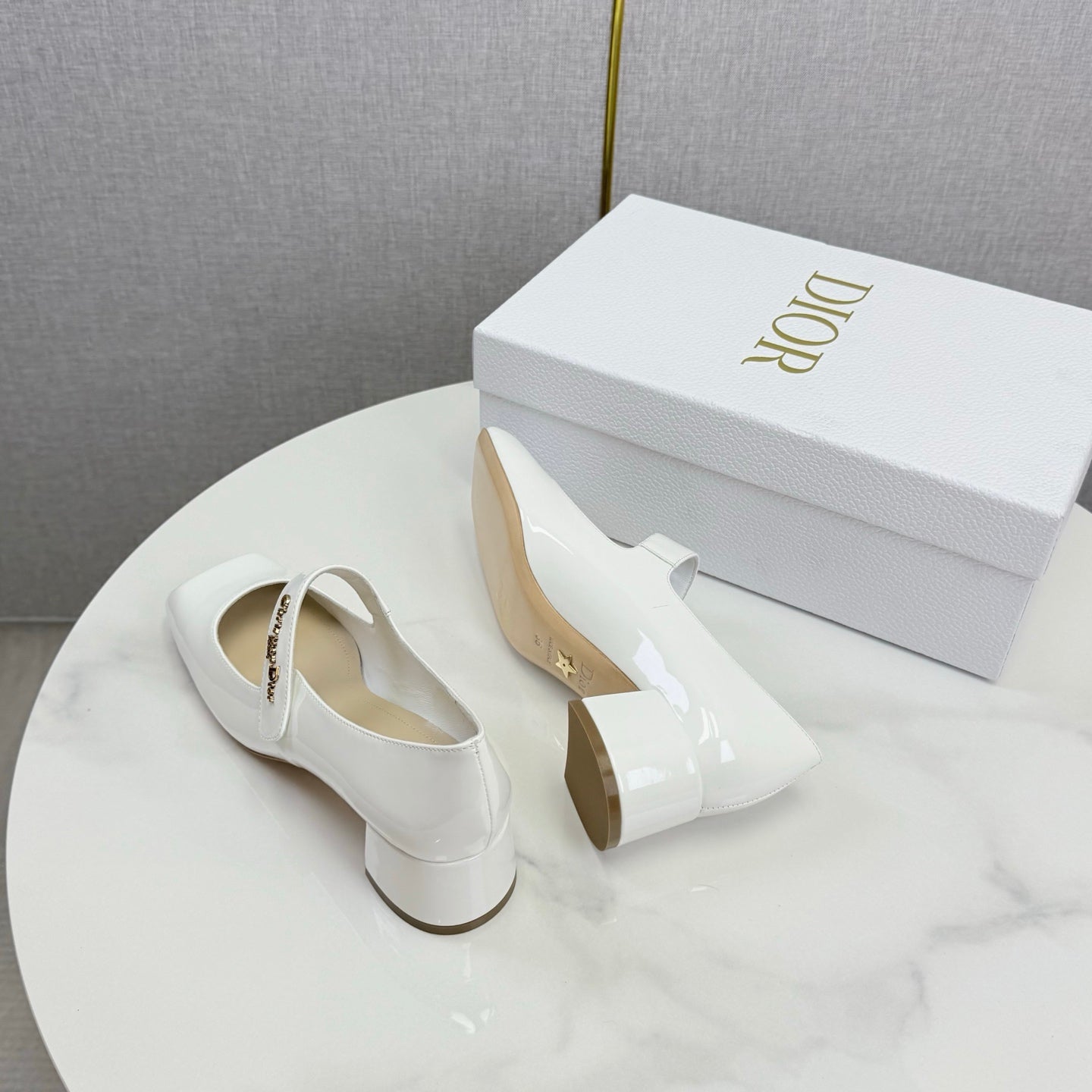 DIOR 26S MARY JANE HIGH HEELS 40MM IN WHITE PATENT CALFSKIN GOLD HARDWARE