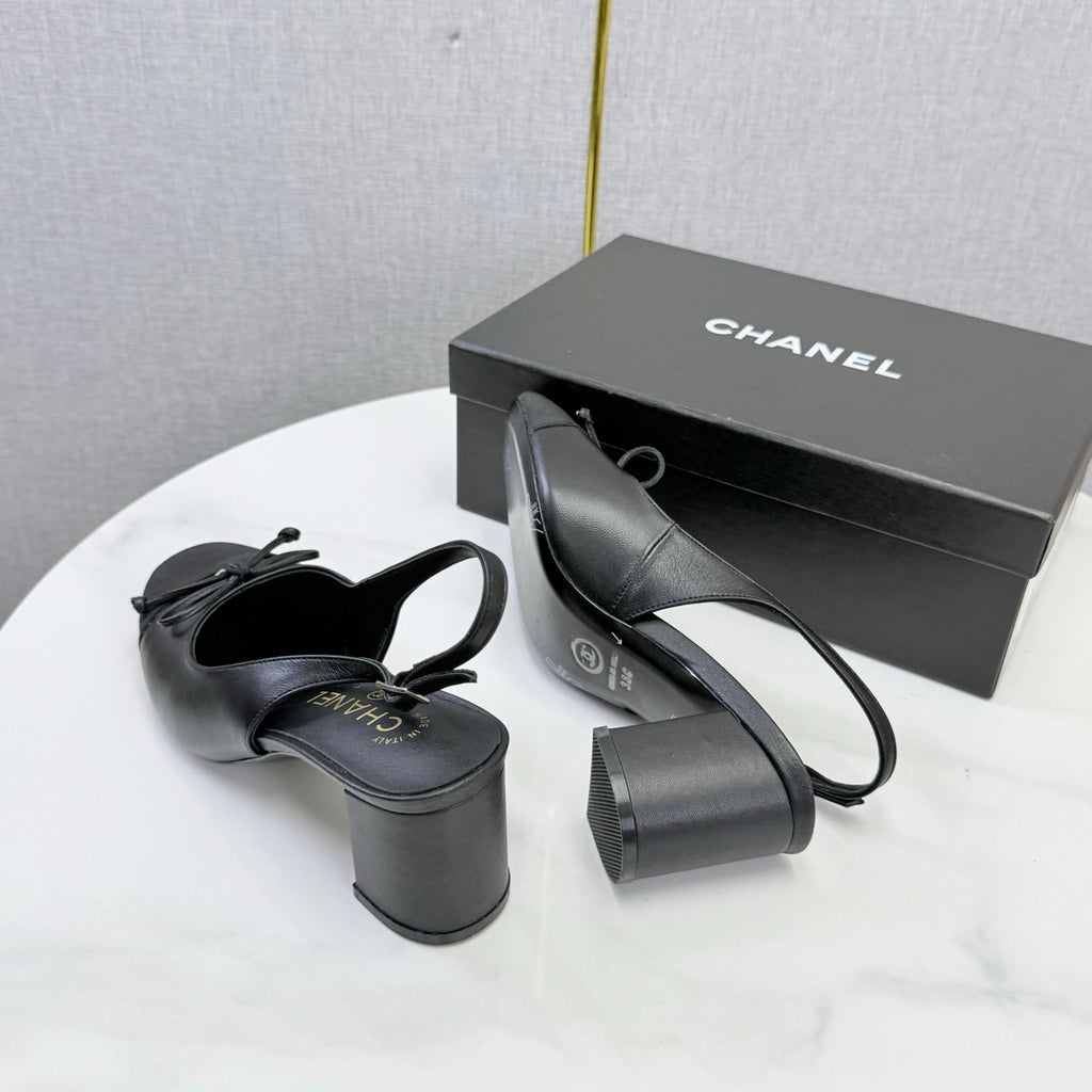CHANEL 26S SLINGBACK HEELS 45 MM IN BLACK LAMBSKIN AND FABRIC