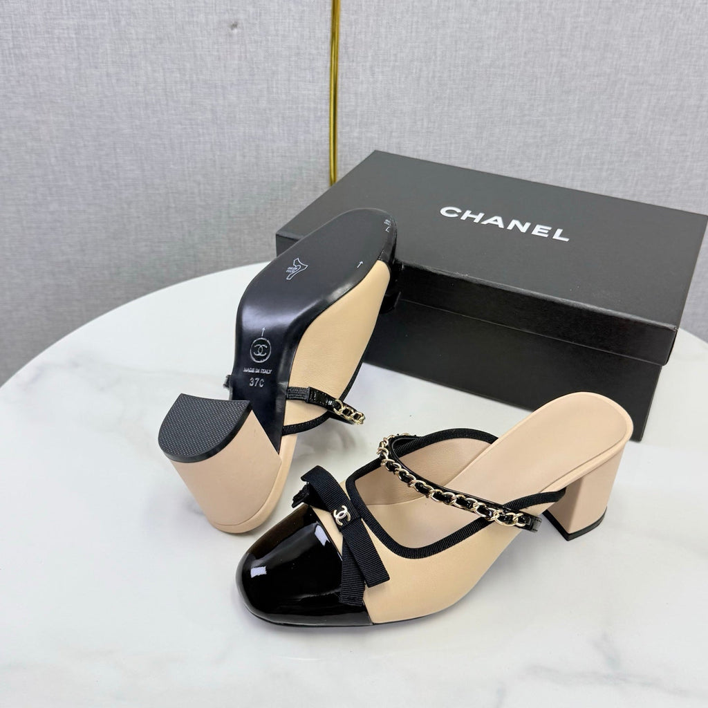 CHANEL 26S HIGH HEEL MULES 45 MM IN BEIGE AND BLACK LAMBSKIN