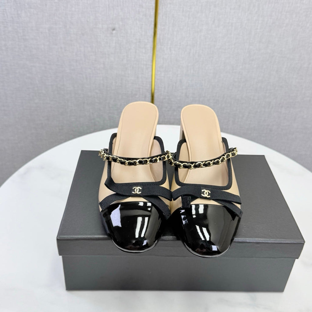 CHANEL 26S HIGH HEEL MULES 45 MM IN BEIGE AND BLACK LAMBSKIN