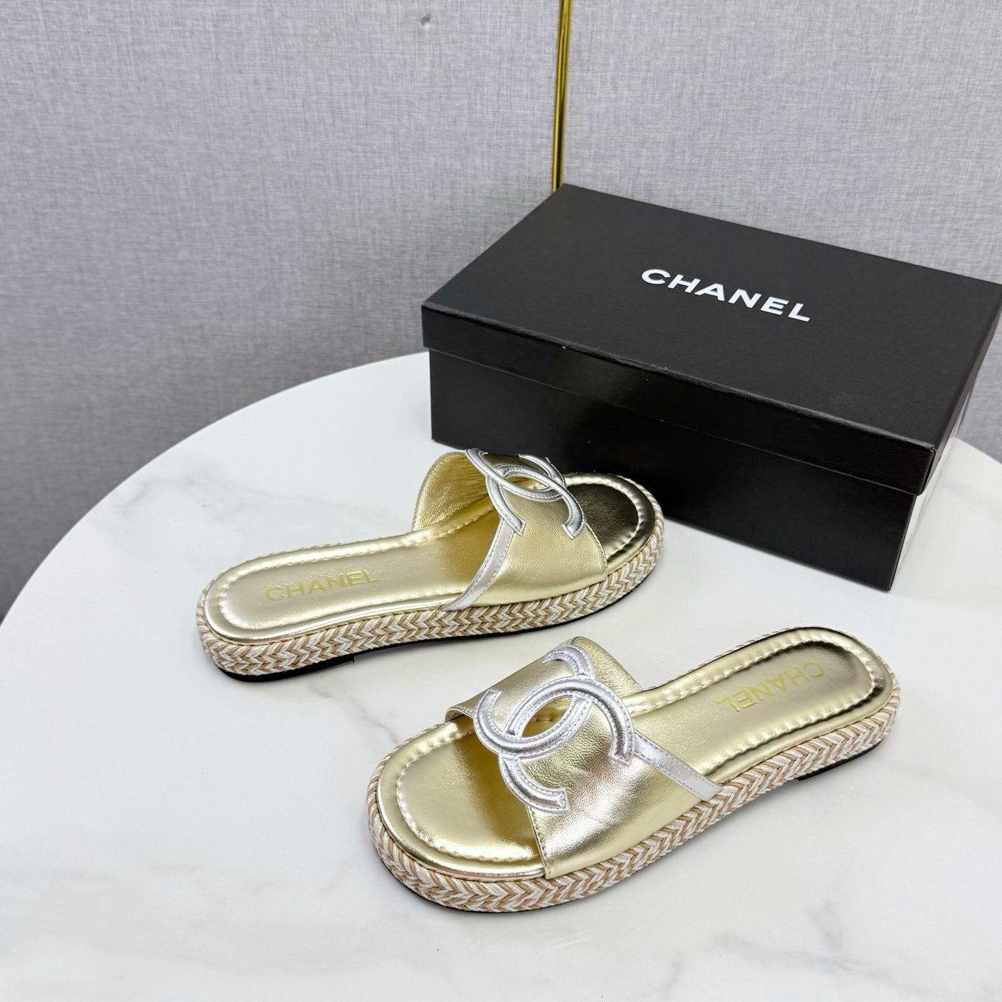 CHANEL 26S PLATFORM SLIDES IN GOLD LAMBSKIN WITH CC LOGO