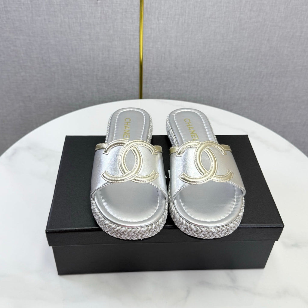 CHANEL 26S PLATFORM SLIDES IN SILVER LAMBSKIN WITH CC LOGO