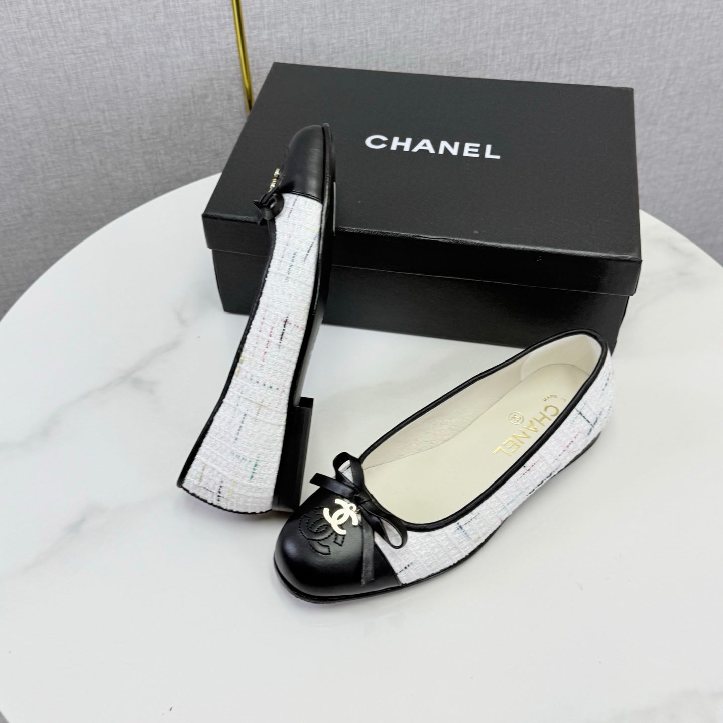 CHANEL 26S BALLET FLATS IN WHITE TWEED AND BLACK LAMBSKIN