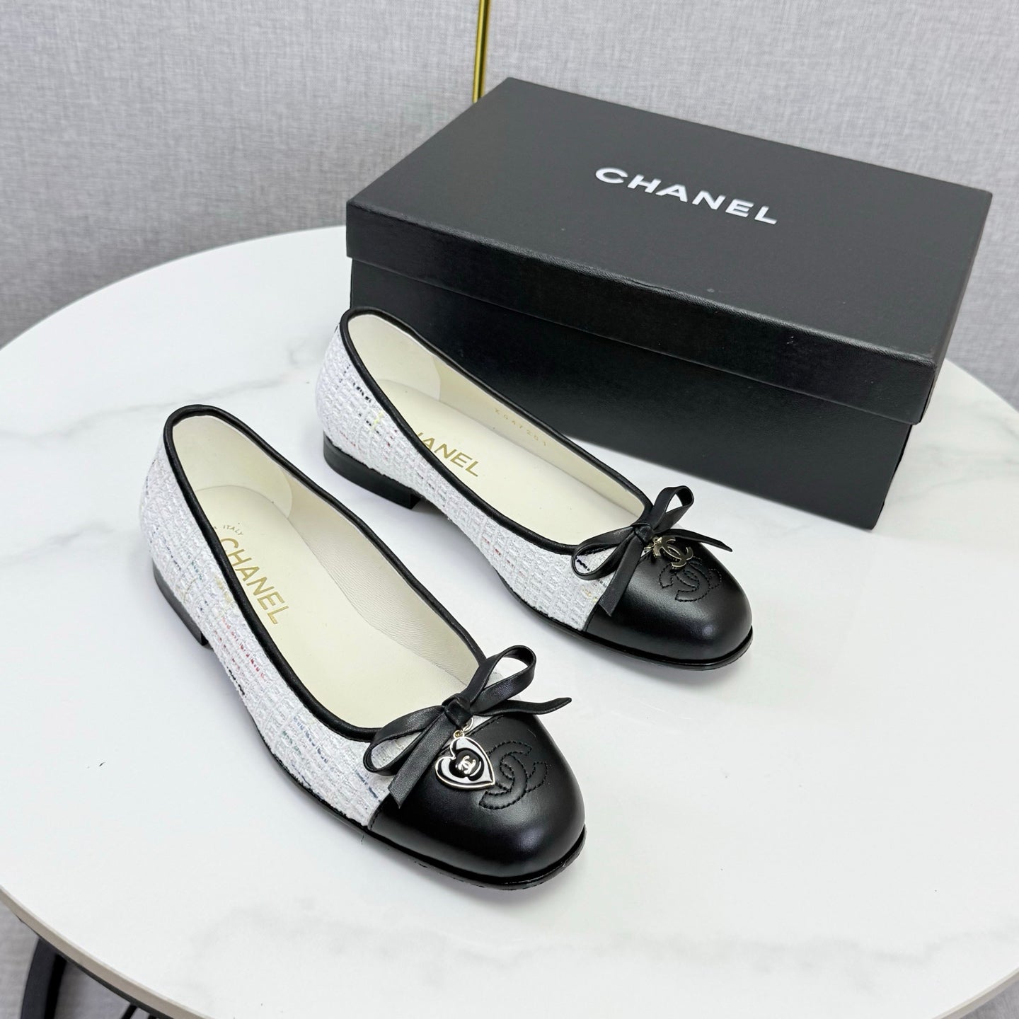CHANEL 26S BALLET FLATS IN WHITE TWEED AND BLACK LAMBSKIN