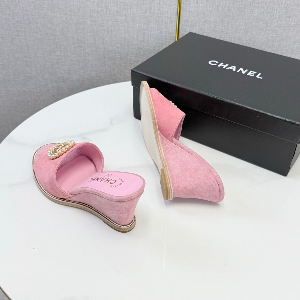 CHANEL 26S WEDGE HEELS IN PINK SUEDE WITH CC PEARL EMBELLISHED