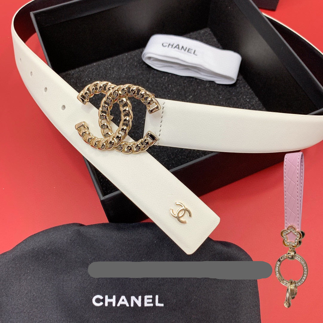 CC 26S BELT 30 MM IN WHITE CALFSKIN GOLD TONE 660332